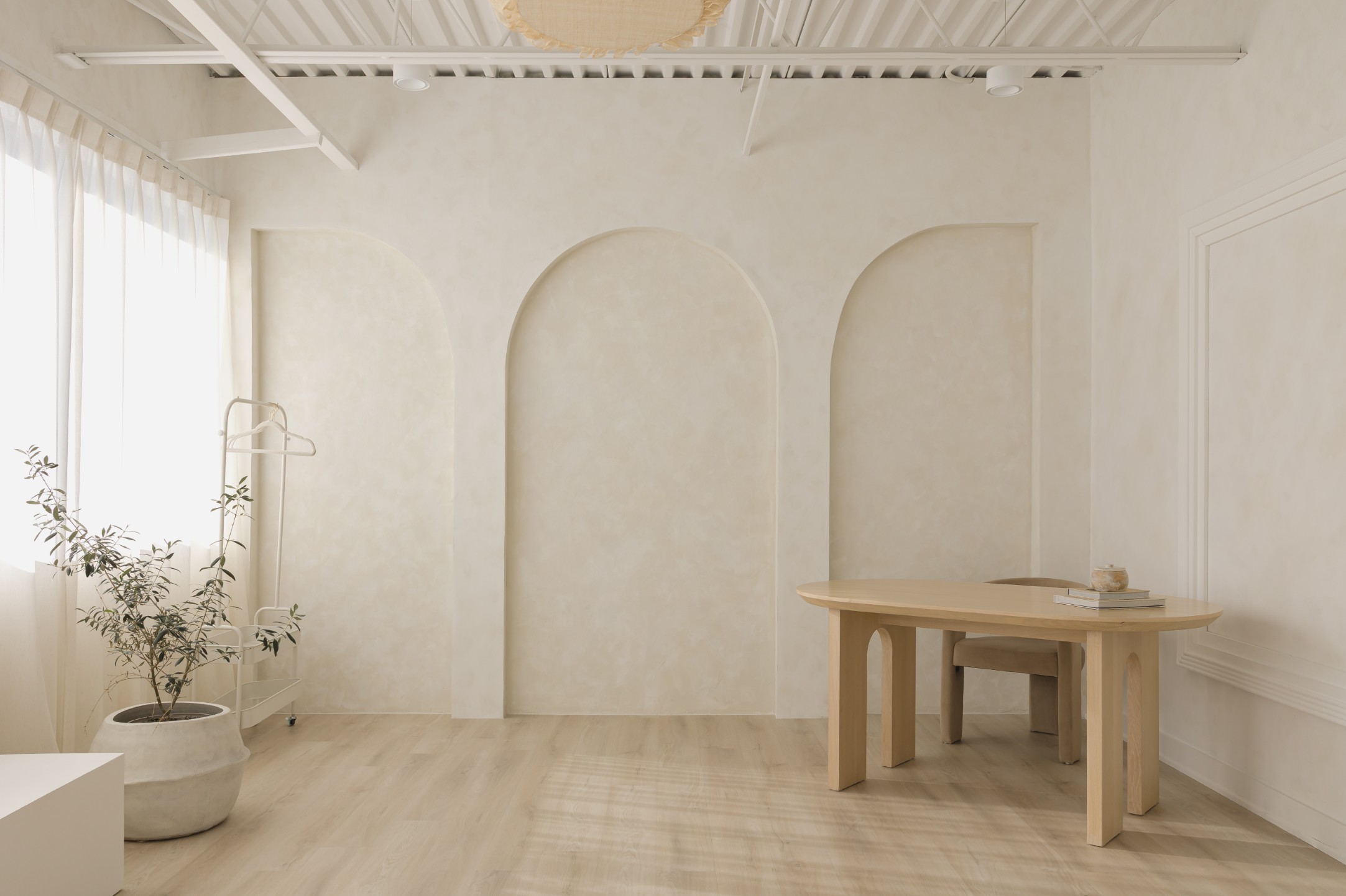 Afterglow Flowing Horizon Desk Angle